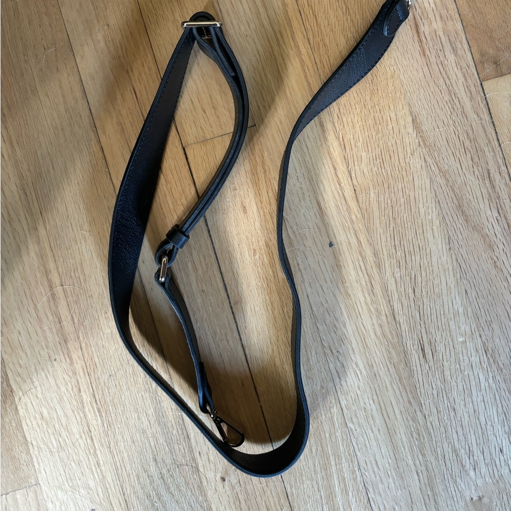 Mina Baie shoulder strap